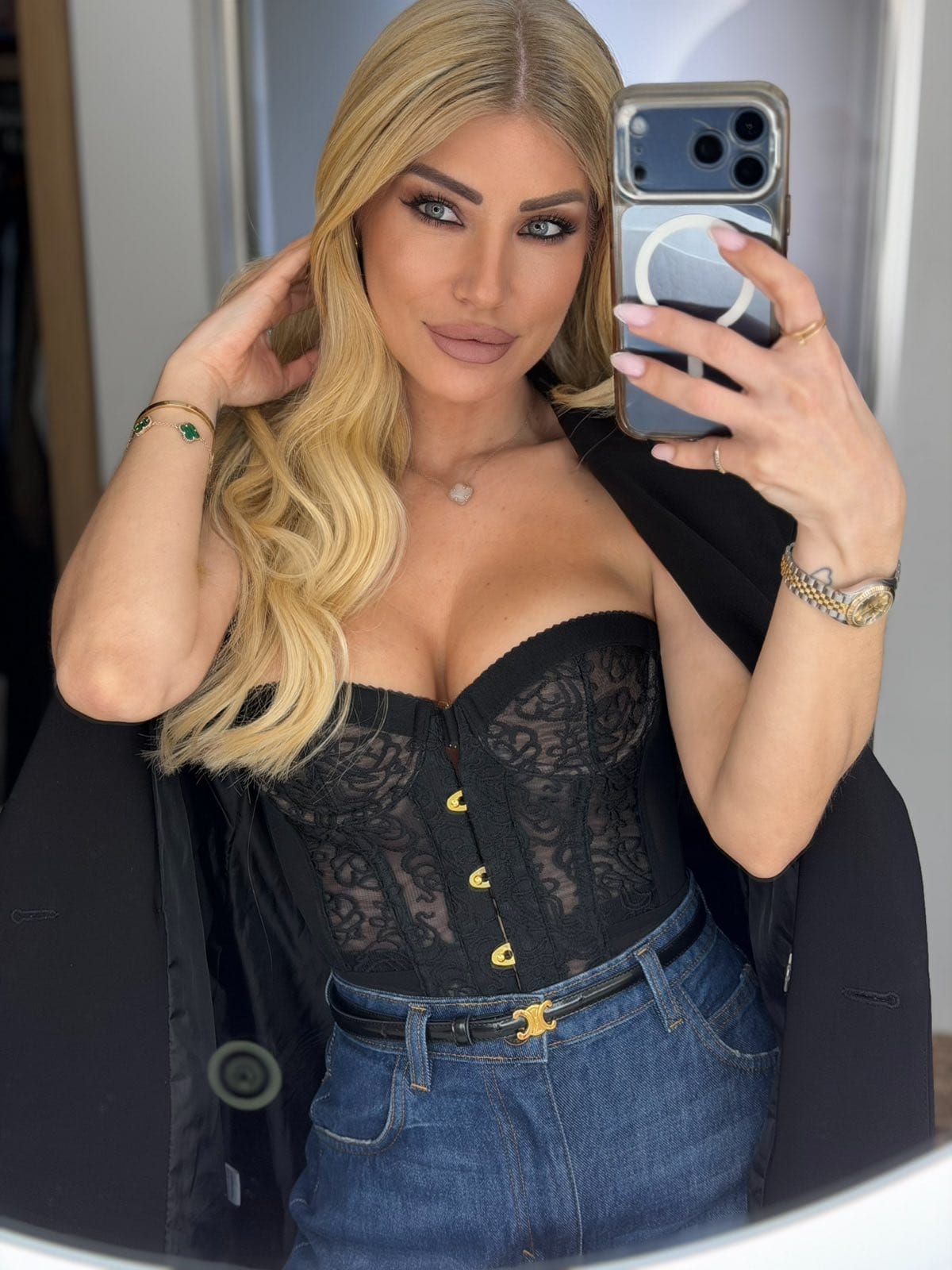 IMG-1fffb5cbc57231a34f3f46f31b59caf3-V